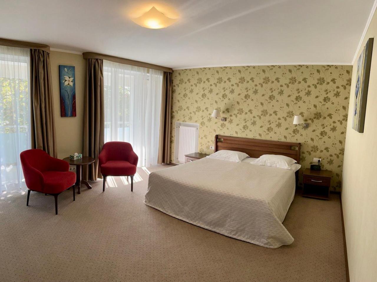 Grand-Marine Hotel & Spa Burlach'ya Balka Luaran gambar