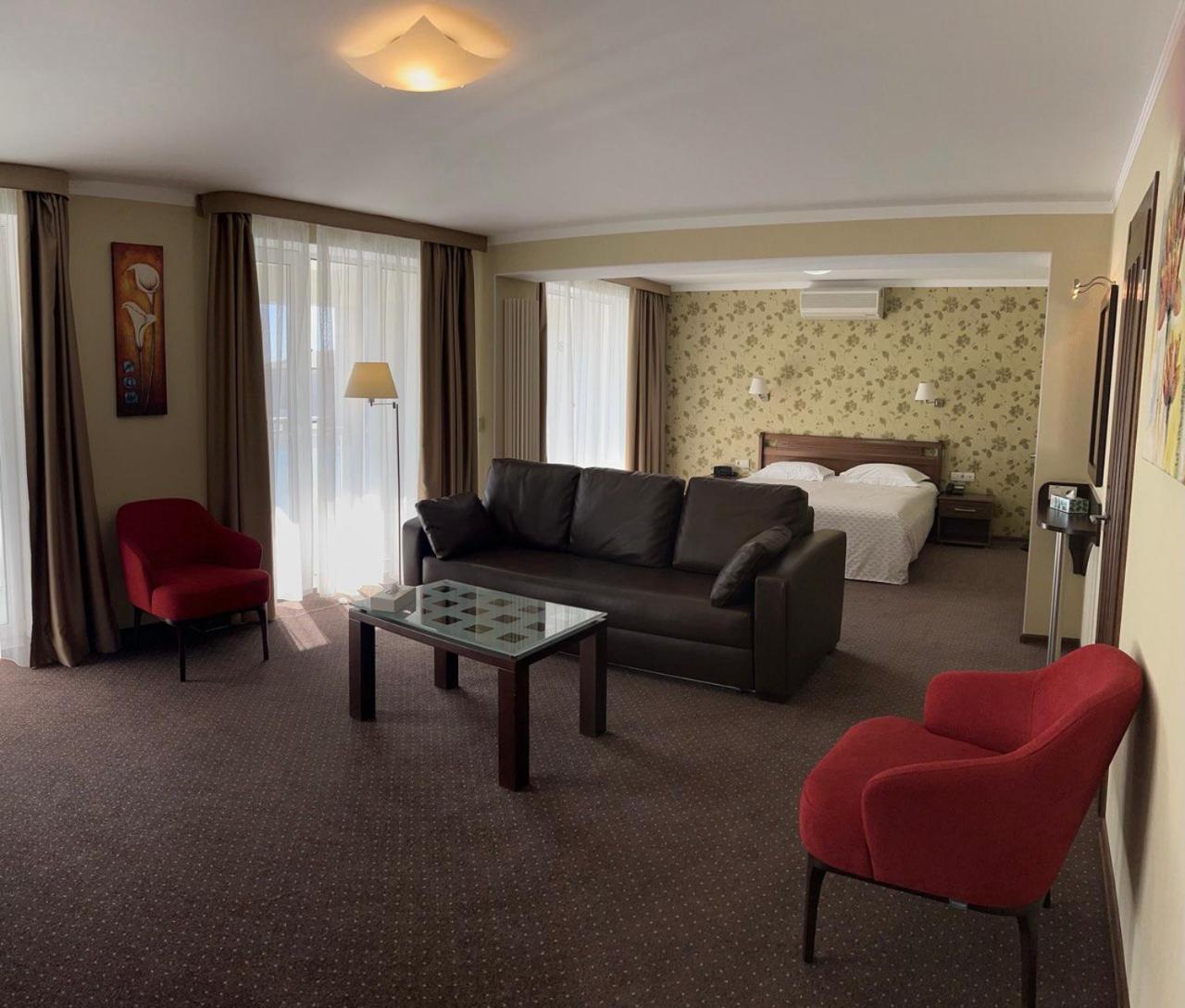 Grand-Marine Hotel & Spa Burlach'ya Balka Luaran gambar